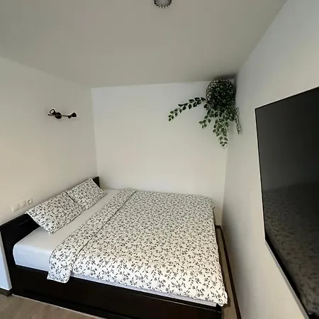 Studio Apartment *